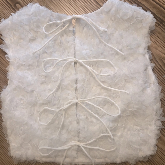 HYFVE White Flowered Ruffled Sleeveless "HONEYMOON" Top!! - Picture 6 of 7